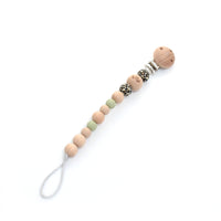 Lluie Dummy Chain in Leopard Sage