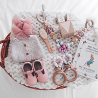 Lluie Ring Pop Rattle in Marble Pink & Interlock Teething Pram Garland in Dusty Mauve