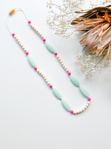 Annabelle Silicone Necklace in Pink
