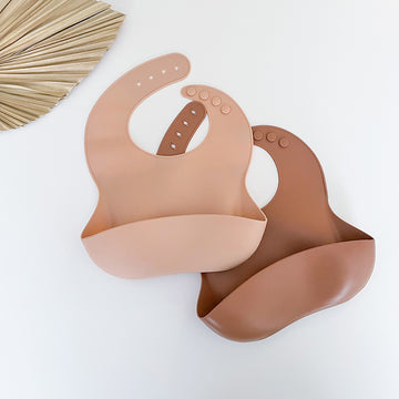 SILICONE BABY BIB IN PEACH AND CLAY